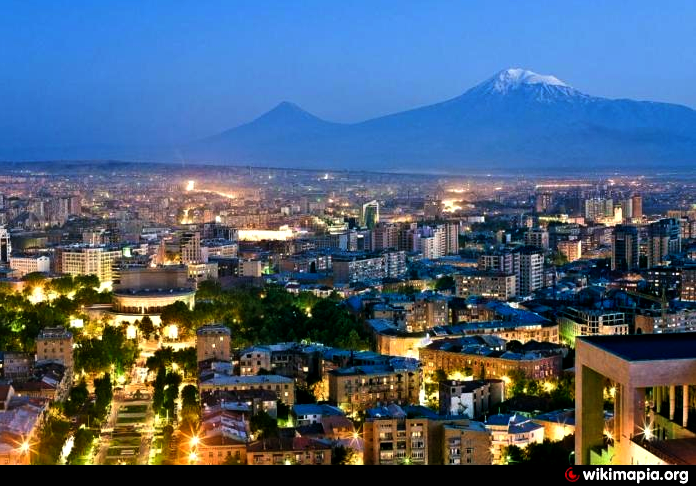 Il monte Ararat visto dalla casa-museo Charles Aznavour