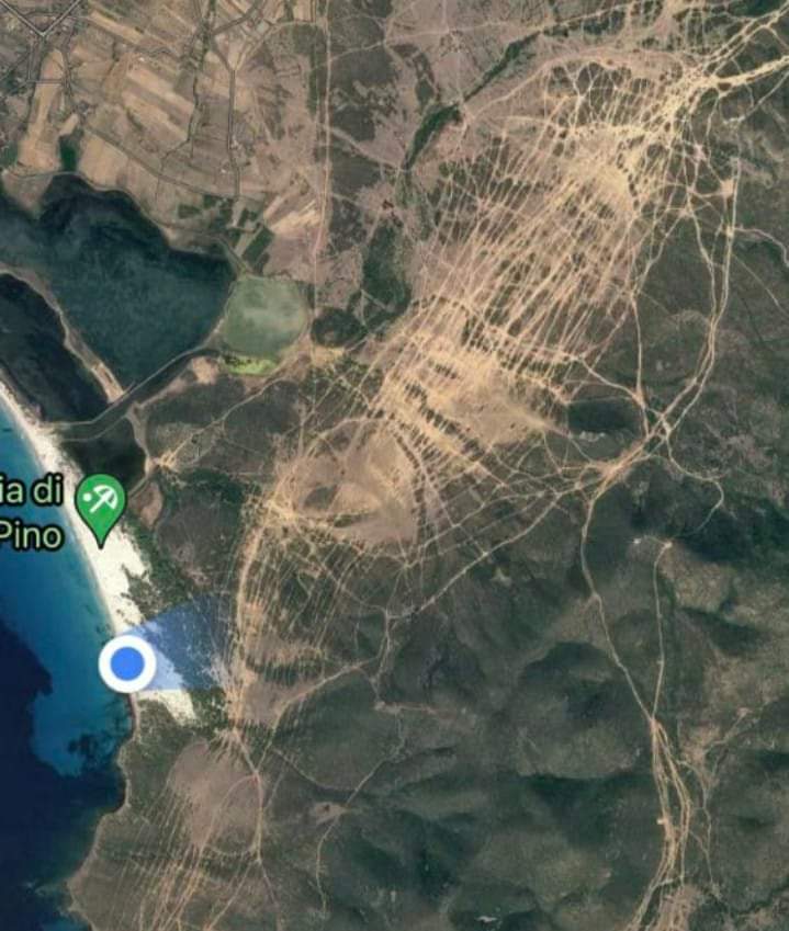 La spiaggia di Porto Pino dal satellite